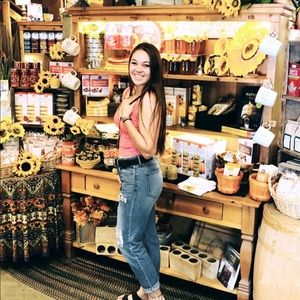 Meet your Posher, Amber